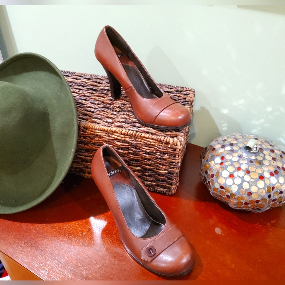 Candies Retro Leather Pin-Up Pumps